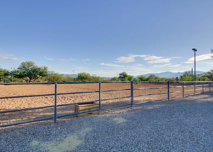 Tucson - Hiking Trail Access On-site! * Avra
