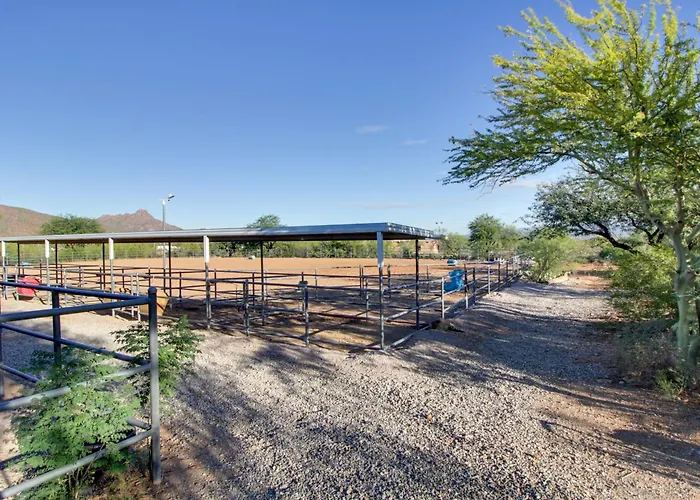 Tucson - Hiking Trail Access On-site! Holiday home *