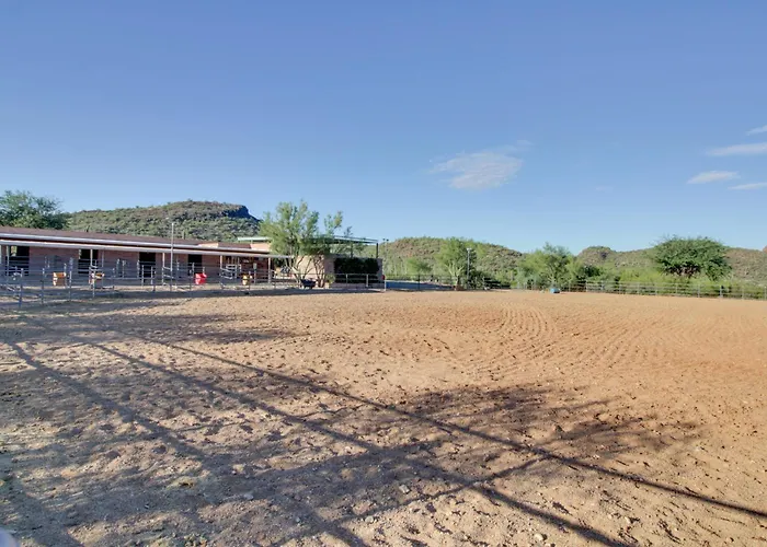Tucson - Hiking Trail Access On-site! Holiday home Avra