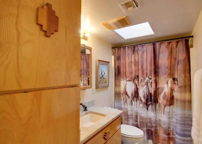 Tucson - Hiking Trail Access On-site! Holiday home