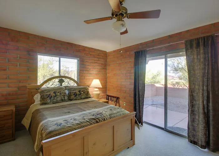 Tucson - Hiking Trail Access On-site! Holiday home