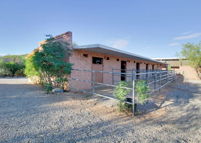 Tucson - Hiking Trail Access On-site! Holiday home *