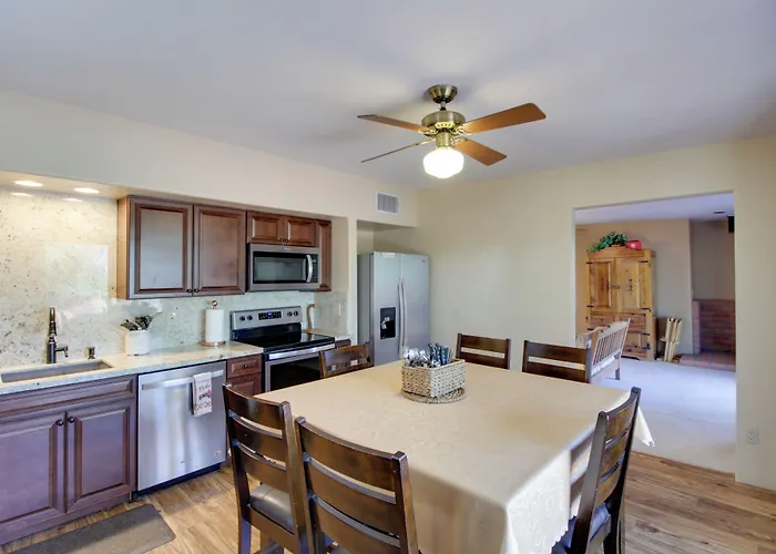 Tucson - Hiking Trail Access On-site! * Avra