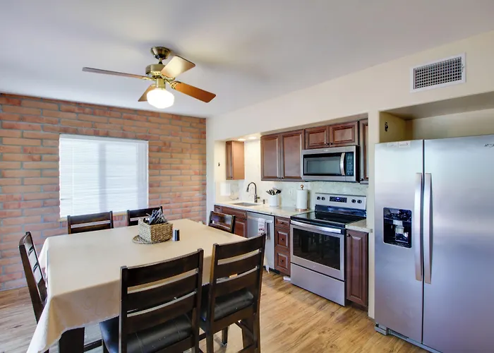 Tucson - Hiking Trail Access On-site! Holiday home
