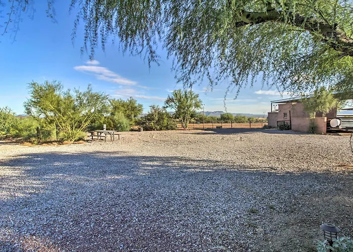 Tucson - Hiking Trail Access On-site! Holiday home